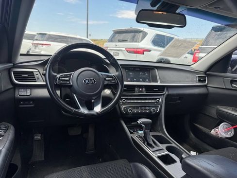 Used 2019 Kia Optima S FWD image 3