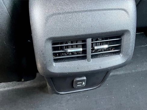 Used 2022 Chevrolet Equinox LT image 10