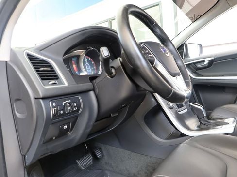 Used 2016 Volvo XC60 T5 Platinum FWD image 39