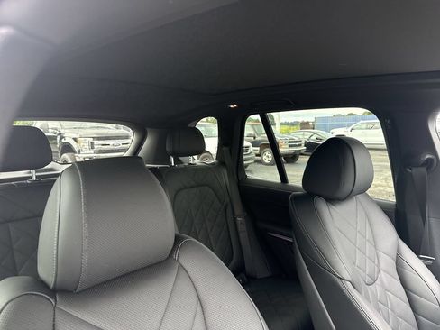 Used 2025 BMW X5 sDrive40i w/ M Sport Package RWD image 14