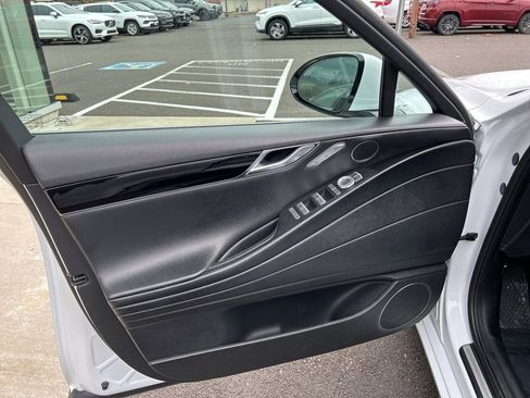 Used 2023 Genesis G80 2.5T image 22