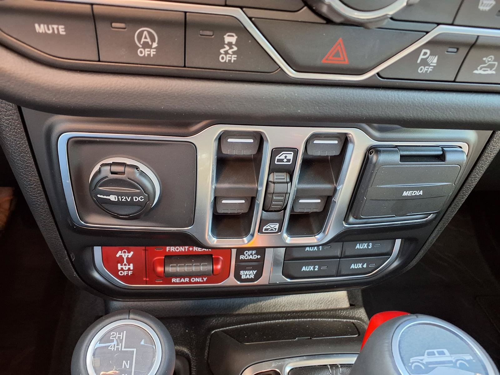 New 2026 Jeep Gladiator Mojave AWD/4WD image 13
