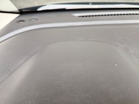 Used 2025 Nissan Versa SV image 34