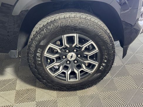 Used 2023 Chevrolet Colorado Z71 w/ Z71 Convenience Package 2 image 12