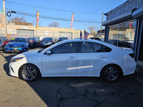 Used 2023 Kia Forte LXS w/ LXS Technology Package image 5