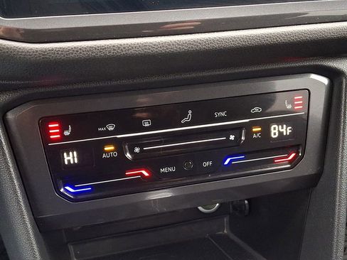 Certified 2022 Volkswagen Tiguan SE image 15