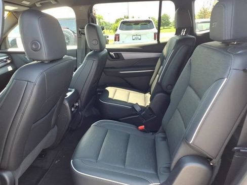 Used 2025 Buick Enclave Sport Touring AWD/4WD image 24