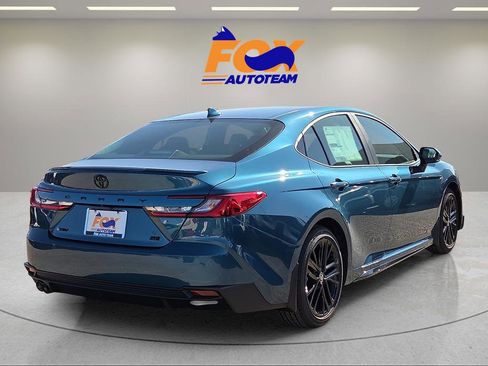 Used 2026 Toyota Camry SE w/ Multimedia Upgrade Package image 4