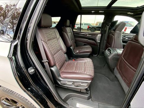 Used 2021 Cadillac Escalade Sport Platinum image 19