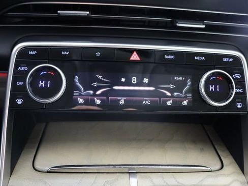 Used 2022 Genesis GV80 2.5T w/ Prestige Package 04 image 15