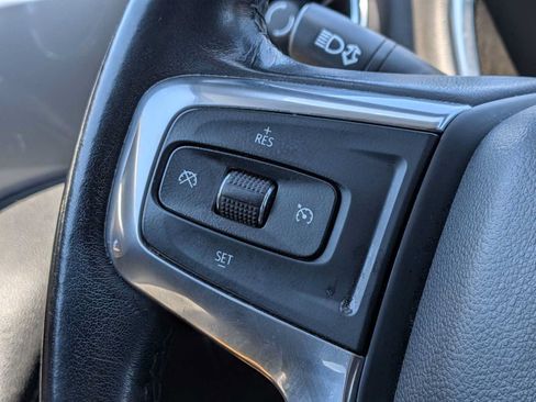 Used 2019 Chevrolet Blazer LT FWD image 23