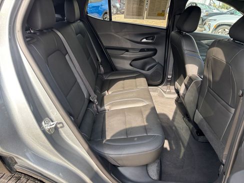 Used 2025 Buick Envista Sport Touring image 23