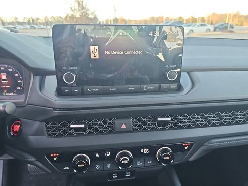 Used 2023 Honda Accord EX image 19