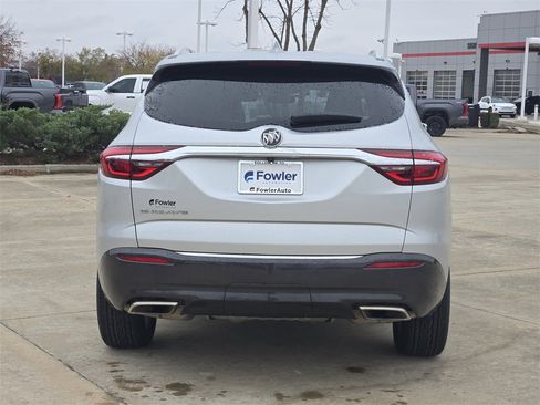 Used 2020 Buick Enclave Essence image 6