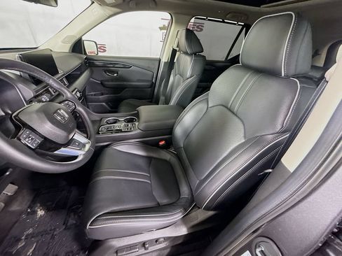 Used 2025 Honda Pilot Elite image 27