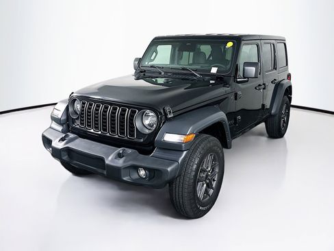 Used 2025 Jeep Wrangler Unlimited Sport AWD/4WD image 3