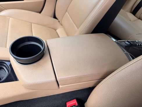 Used 2016 Porsche Panamera S image 40