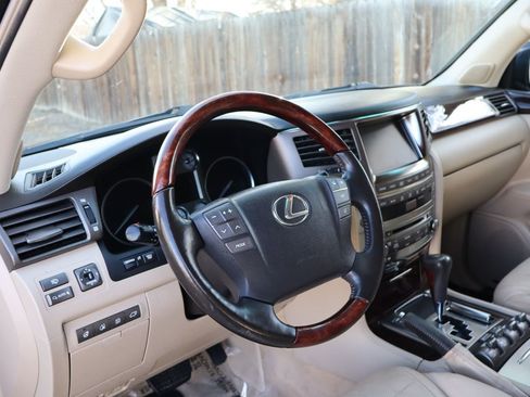 Used 2011 Lexus LX 570 4WD w/ Luxury Pkg image 15