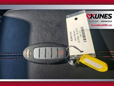 Used 2024 Nissan Altima 2.5 SR FWD image 26