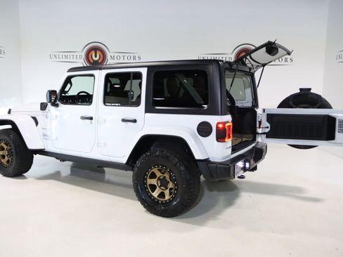 Used 2021 Jeep Wrangler Unlimited Sahara w/ Dual Top Group AWD/4WD image 37
