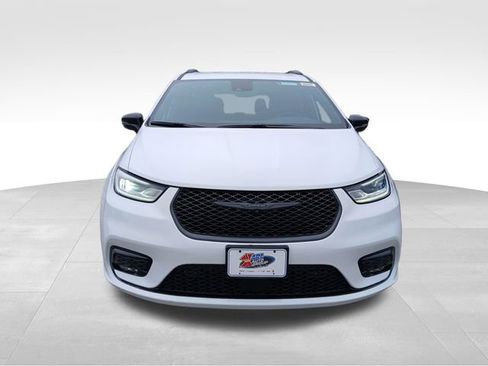 New 2026 Chrysler Pacifica Select image 8