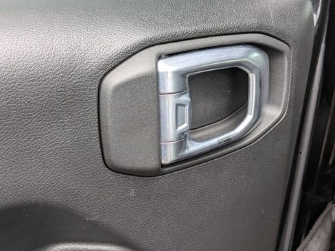 Used 2025 Jeep Wrangler Unlimited Rubicon w/ Convenience Group image 26