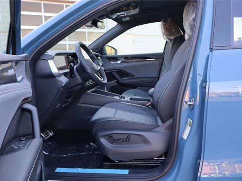 New 2026 Volkswagen Tiguan SE R-Line image 11