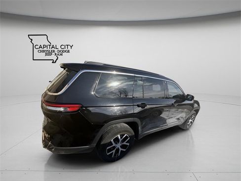 Used 2024 Jeep Grand Cherokee L Limited w/ Luxury Tech Group II image 8