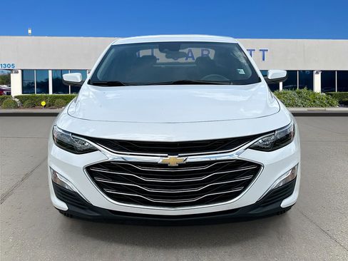 Used 2024 Chevrolet Malibu LS w/ Driver Confidence Package FWD image 2