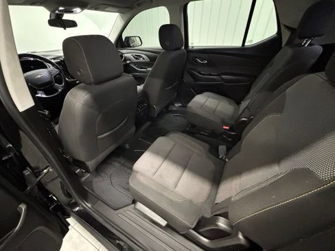 Used 2020 Chevrolet Traverse LT FWD image 12
