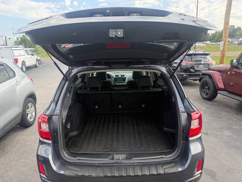 Used 2017 Subaru Outback 2.5i Limited AWD/4WD image 7