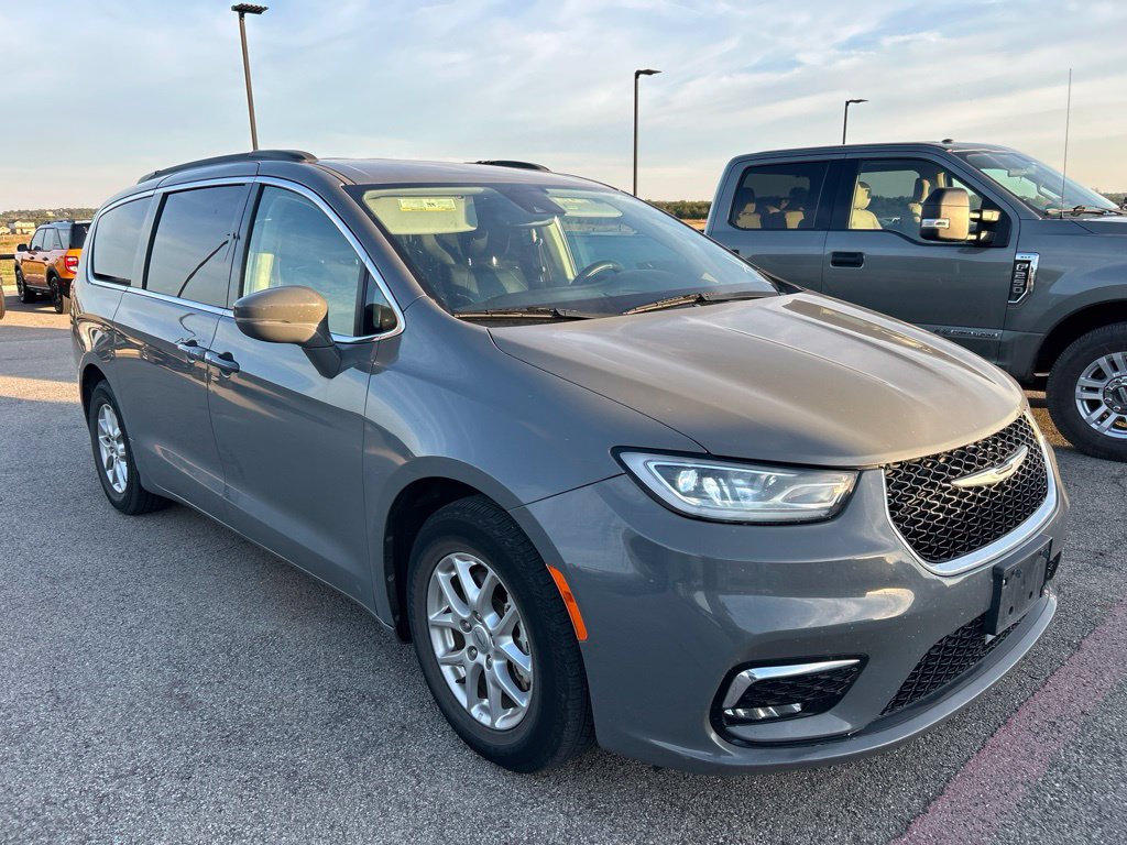 Used 2022 Chrysler Pacifica Touring-L FWD image 5