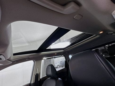 Used 2023 Nissan Rogue SV w/ SV Premium B Package image 18