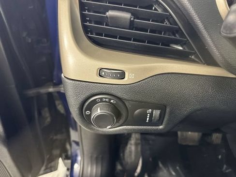 Used 2016 Jeep Cherokee Sport w/ Cold Weather Group AWD/4WD image 15