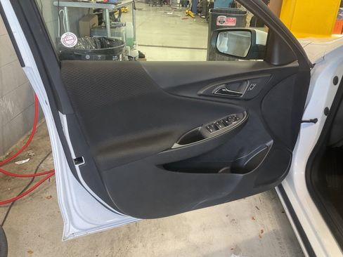 Used 2024 Chevrolet Malibu LT image 9