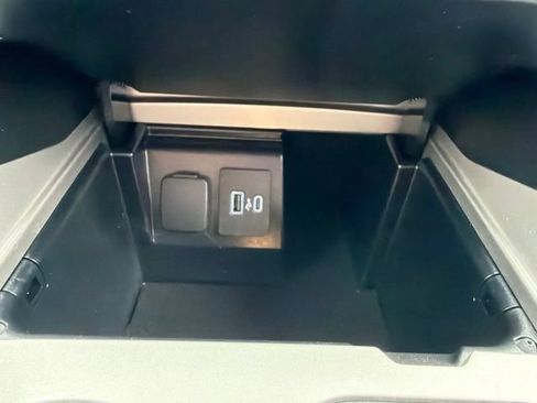 Used 2023 Ford Explorer XLT w/ Equipment Group 202A AWD/4WD image 35