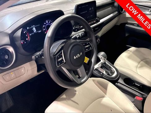 Used 2022 Kia Forte LXS w/ LXS Technology Package FWD image 12
