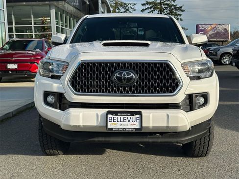 Used 2018 Toyota Tacoma TRD Sport image 8