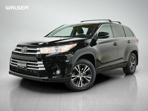 Used 2019 Toyota Highlander Plus AWD/4WD image 1