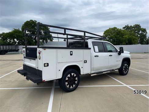 Used 2020 Chevrolet Silverado 2500 Custom w/ Custom Convenience Package AWD/4WD image 2
