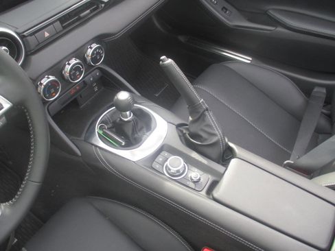 Used 2024 MAZDA MX-5 Miata Grand Touring w/ Appearance Package image 18