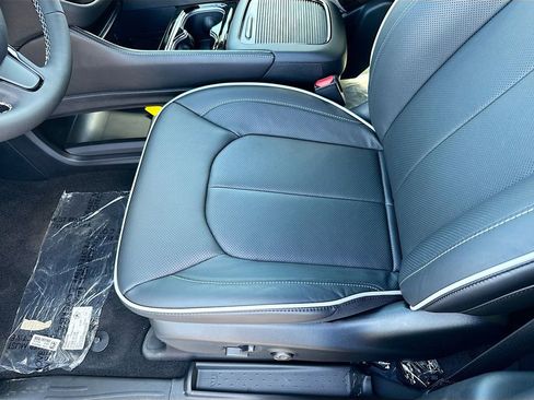 New 2026 Chrysler Pacifica Limited w/ S Appearance Package image 20