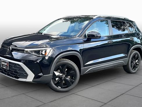 New 2026 Volkswagen Taos SE FWD image 1