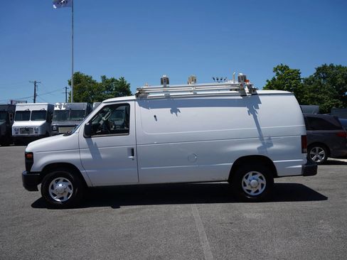 Used 2011 Ford E-250 and Econoline 250 w/ PWR Group RWD image 3