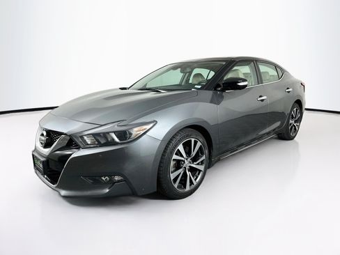 Used 2016 Nissan Maxima Platinum w/ Interior Lighting Package FWD image 3