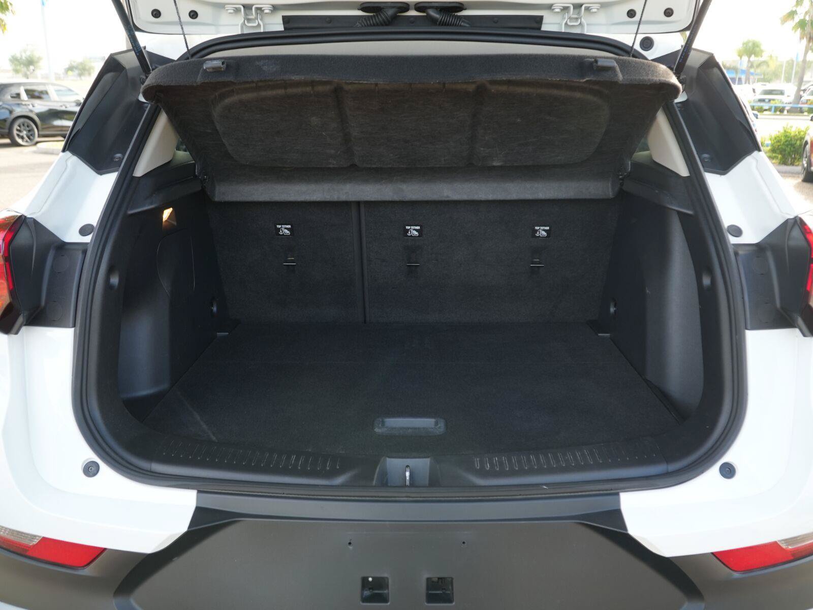 Used 2023 Buick Encore GX Preferred w/ Cold Weather Comfort Package FWD image 12