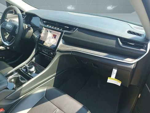 New 2023 Jeep Grand Cherokee Limited image 27