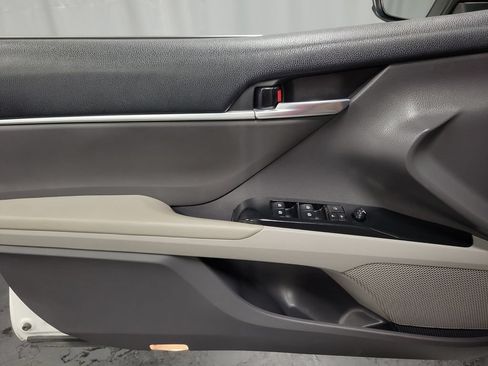 Used 2018 Toyota Camry SE w/ Moonroof Package FWD image 24