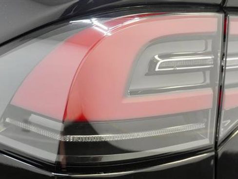 Used 2018 Tesla Model X 75D image 46