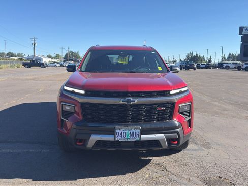 Used 2024 Chevrolet Traverse Z71 w/ Enhanced Driving Package AWD/4WD image 2